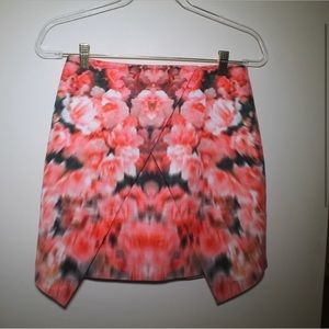 Finders Keepers floral skirt. High quality and great like new condition!